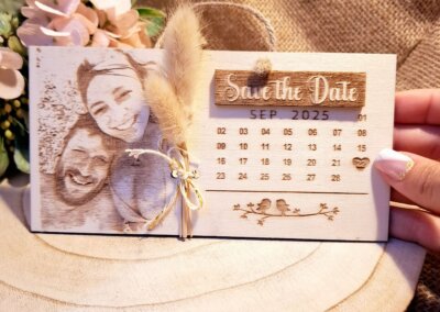 Einladungskarten aus Holz für Hochzeiten, personalisierte und nachhaltige Einladungskarten für dein Event