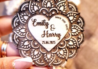 Elegante Einladungskarten aus Holz, personalisierte und kreative Hochzeitseinladungen, umweltfreundliche Wahl