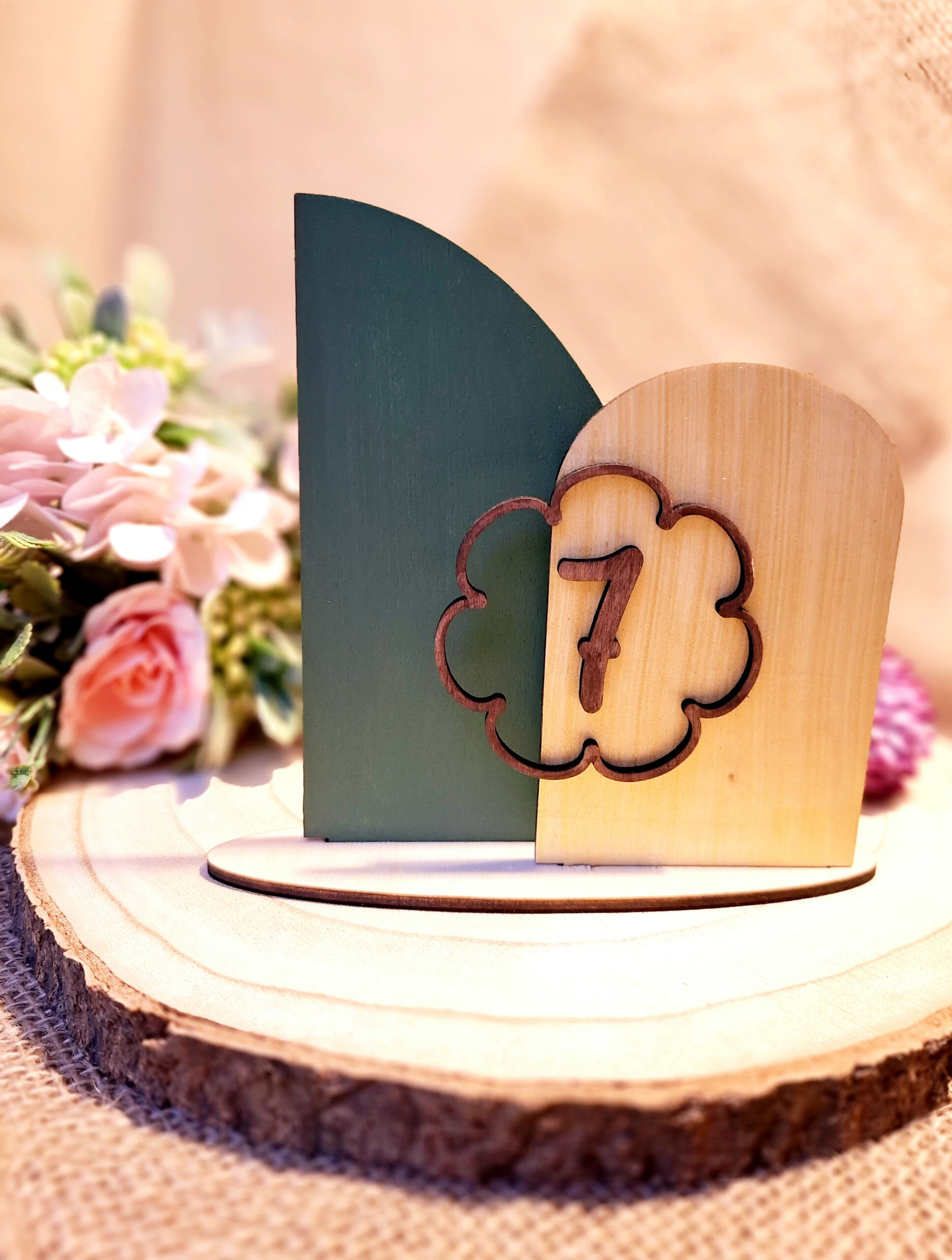 Tischnummer_Hochzeitsdekoration-deko Tischnummer aus Holz, personalisierte Tischdekoration für Hochzeiten, nachhaltiges und elegantes Design
