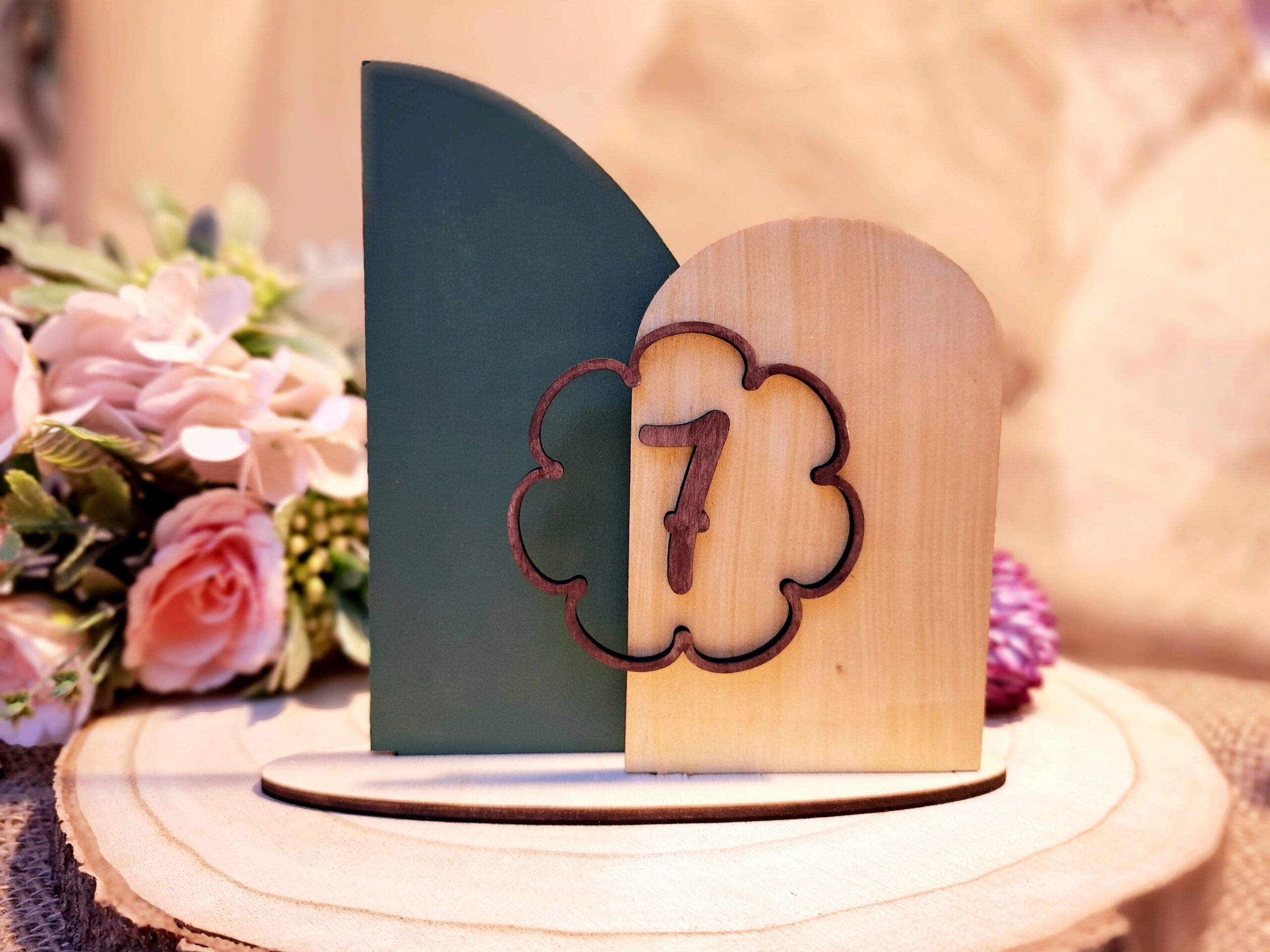 Tischnummer_Hochzeitsdekoration deko_ Tischnummer aus Holz, personalisierte Tischdekoration für Hochzeiten, nachhaltiges und elegantes Design